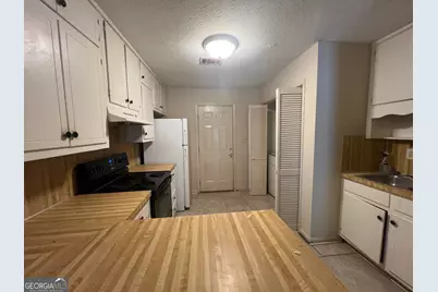 1047 Chestnut Oak Court NE, Conyers, GA 30012 - Photo 11