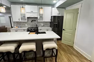 2618 Meadow Lark Dr, East Point, GA 30344 - Photo 3