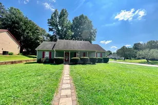 12 Oak St, Newnan, GA 30263 - Photo 1