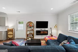 2533 Romain Way, East Point, GA 30344 - Photo 7