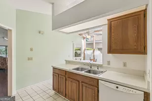 22 Bay Tree Ct W, Saint Simons, GA 31522 - Photo 9