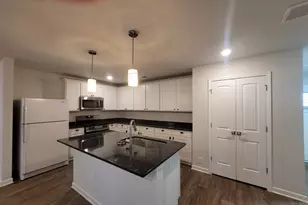 220 River Meadow Dr, Lagrange, GA 30241 - Photo 3