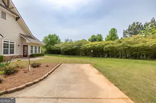 31 Thomaston St, Newnan, GA 30263 - Photo 5