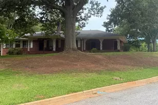 523 Parkdale Dr, Hartwell, GA 30643 - Photo 1