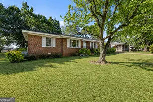 55 Maurice Way, Lavonia, GA 30553 - Photo 3