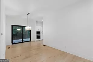 5285 Mount Vernon Pkwy, Sandy Springs, GA 30327 - Photo 7