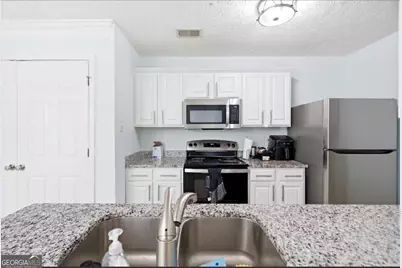 5606 Union Pointe Drive, Union City, GA 30291 - Photo 7