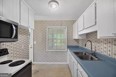 55 E Greenwood Drive, Carrollton, GA 30117 - Photo 9
