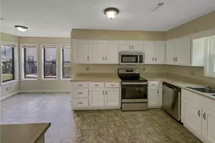 8883 Peppertree Dr, Jonesboro, GA 30238 - Photo 9