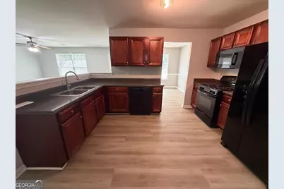7279 Laurel Creek Drive, Stockbridge, GA 30281 - Photo 9