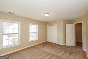 8931 Crest View Cir, Union City, GA 30291 - Photo 15