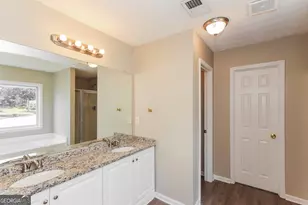 8931 Crest View Cir, Union City, GA 30291 - Photo 11