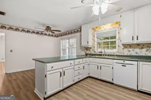112 Meadows Way, Brunswick, GA 31525 - Photo 3
