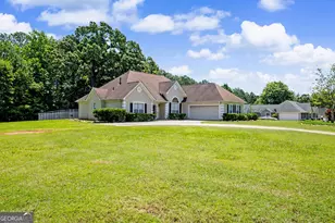 165 Crescent Cir, Newnan, GA 30265 - Photo 3