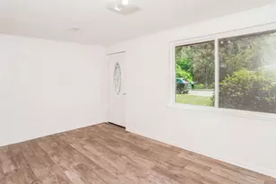 733 Sutton St, Jesup, GA 31545 - Photo 9