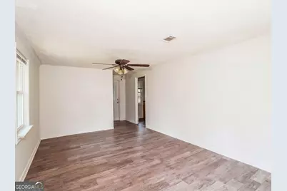 733 Sutton Street, Jesup, GA 31545 - Photo 3