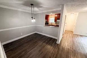 6818 Glenridge Dr, Sandy Springs, GA 30328 - Photo 7
