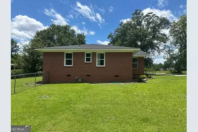 1300 Stonewall Street, Dublin, GA 31021 - Photo 13