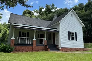 734 Bowersville Rd, Carnesville, GA 30521 - Photo 1