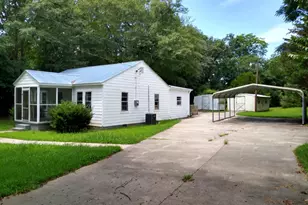 113 Maple St, Hartwell, GA 30643 - Photo 1