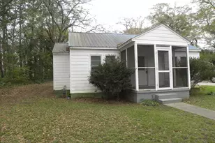 113 Maple St, Hartwell, GA 30643 - Photo 1