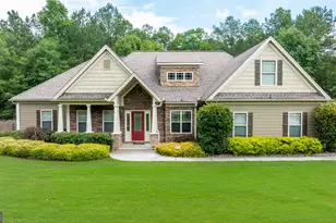 254 Magnolia Pl Dr, Senoia, GA 30276 - Photo 1