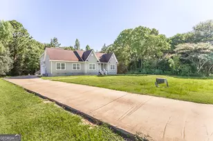 217 Cedar Lake Cir, Cordele, GA 31015 - Photo 3