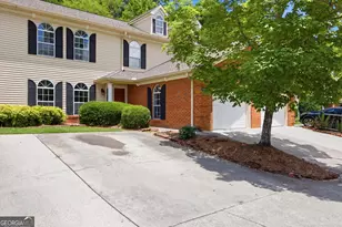 401 Live Oak Ln, Dalton, GA 30721 - Photo 1
