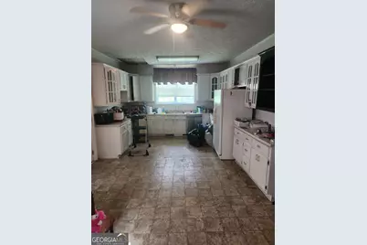 410 Zebulon Street, Barnesville, GA 30204 - Photo 3