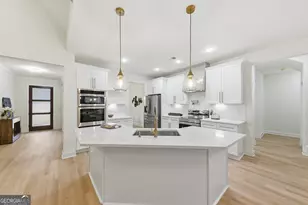 370 Harbour Shores Dr, Jackson, GA 30233 - Photo 3