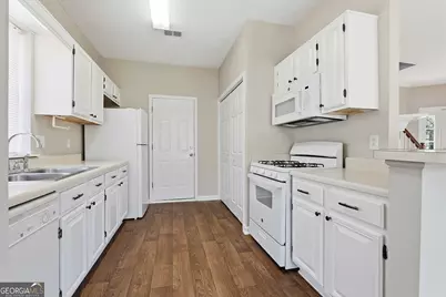 130 S Fairfield Drive, Peachtree City, GA 30269 - Photo 13
