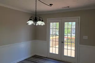 915 Burning Bush Dr, Loganville, GA 30052 - Photo 3