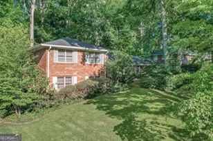 6885 Heathfield Dr, Atlanta, GA 30328 - Photo 3