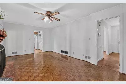 6885 Heathfield Drive, Atlanta, GA 30328 - Photo 17