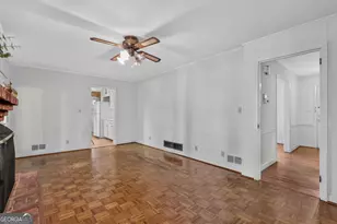 6885 Heathfield Dr, Atlanta, GA 30328 - Photo 17