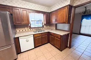 123 Hazel Way, Lagrange, GA 30241 - Photo 3