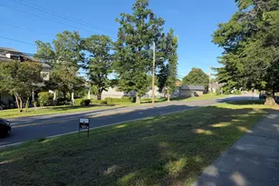 523 E Solomon St, Griffin, GA 30223 - Photo 3
