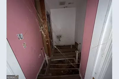 523 E Solomon St, Griffin, GA 30223 - Photo 13
