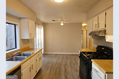8147 Flamingo Drive, Jonesboro, GA 30238 - Photo 11