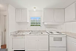 328 Pine St, Danielsville, GA 30633 - Photo 13