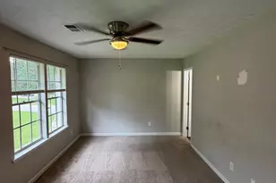 8513 Pineland Dr, Jonesboro, GA 30238 - Photo 9