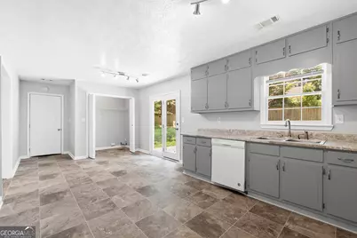 730 Shoreline Trail SE, Conyers, GA 30094 - Photo 9
