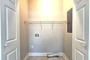 718 N Evelyn Pl NW, Atlanta, GA 30318 - Photo 9