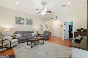 402 Houston St, Darien, GA 31305 - Photo 13