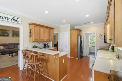 402 Houston Street, Darien, GA 31305 - Photo 7