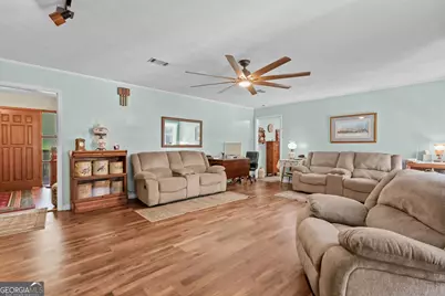 412 Pierce Street, Jesup, GA 31545 - Photo 15