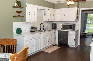 500 Camelot Dr, Lagrange, GA 30241 - Photo 5