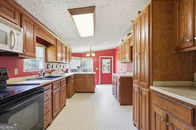 654 Blackhorse Run, Martin, GA 30557 - Photo 11