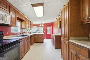 654 Black Horse Run, Martin, GA 30557 - Photo 11
