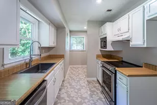 1046 Country Club Rd, Newnan, GA 30263 - Photo 5